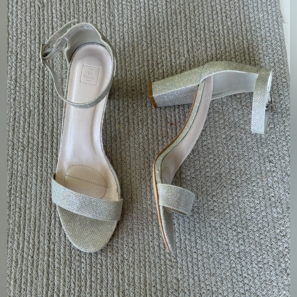 DB Studio Arya Silver Sparkle Block Heel Ankle Strap Dressy Heels Sandals 8.5 - Picture 4 of 15